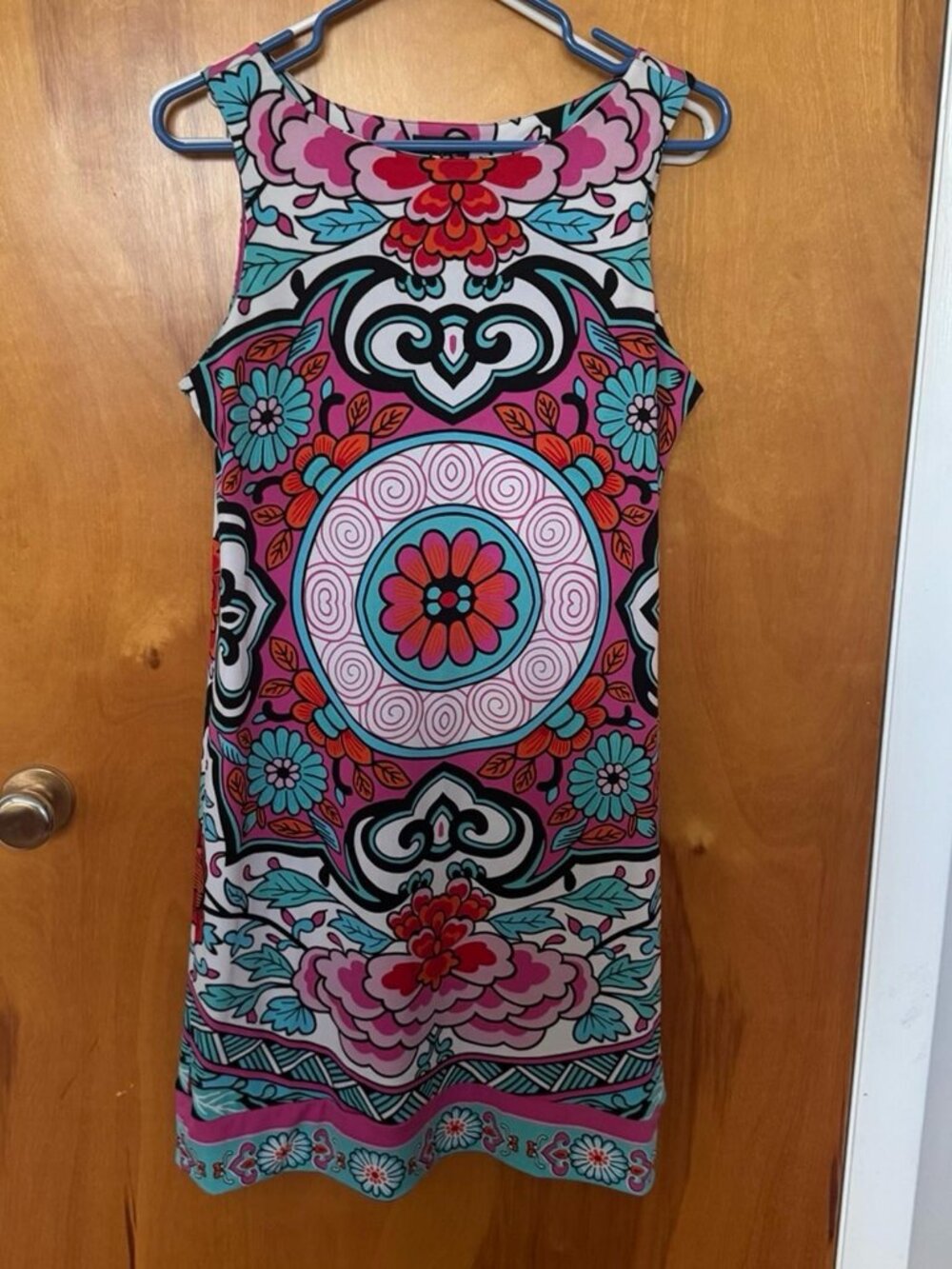 sleeveless dress